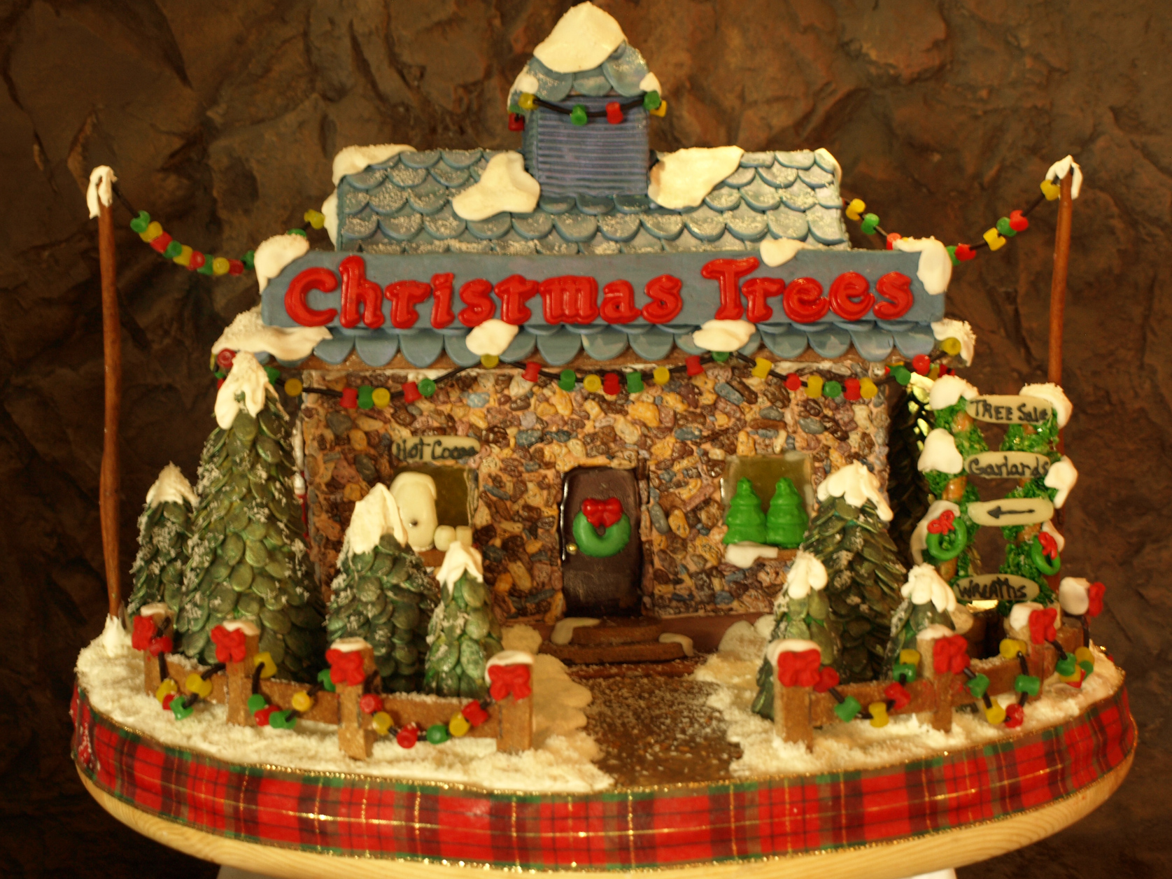 GROVE PARK INN / NATIONAL GINGERBREAD HOUSE COMPETITION Tour Sunshine